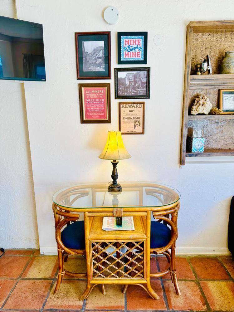 Mile High Ranch Hotel Bisbee Room photo